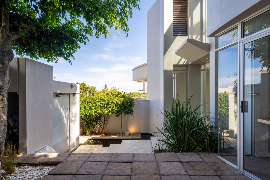 8 Bedroom Property for Sale in Camps Bay Western Cape